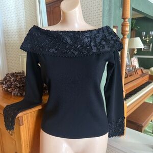 Exquisite off the shoulder evening top, black, size large